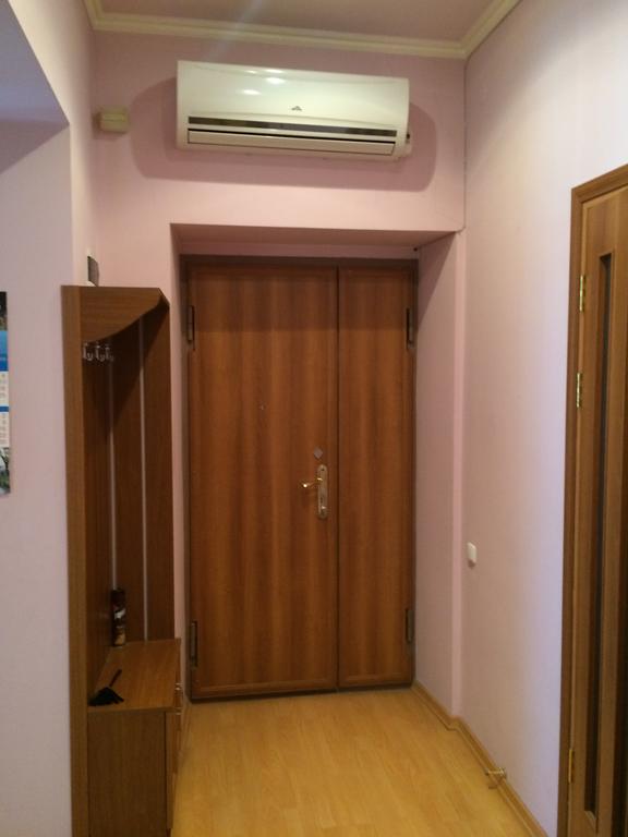 Apartment On Hanrapetutyan Street Yerevan Exterior photo
