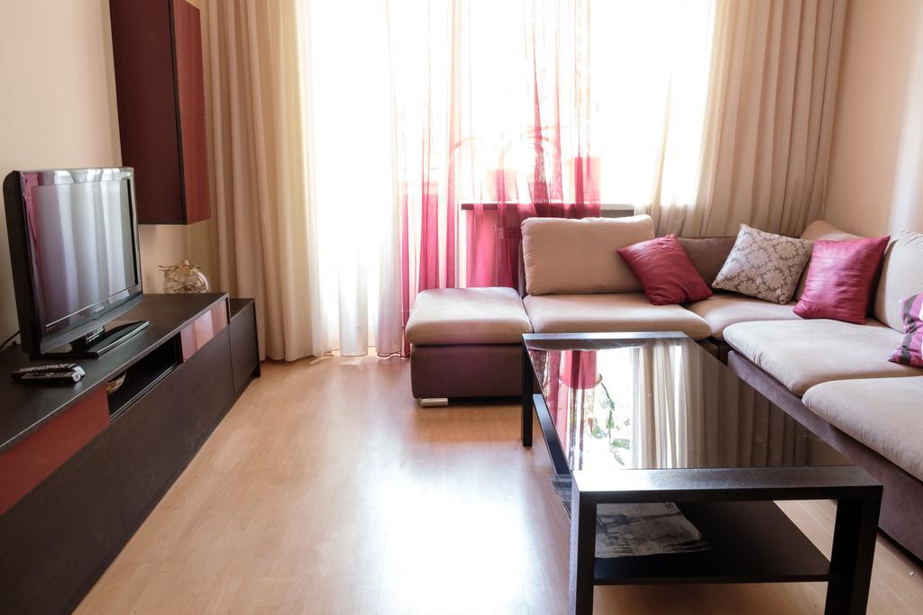 Apartment On Hanrapetutyan Street Yerevan Exterior photo